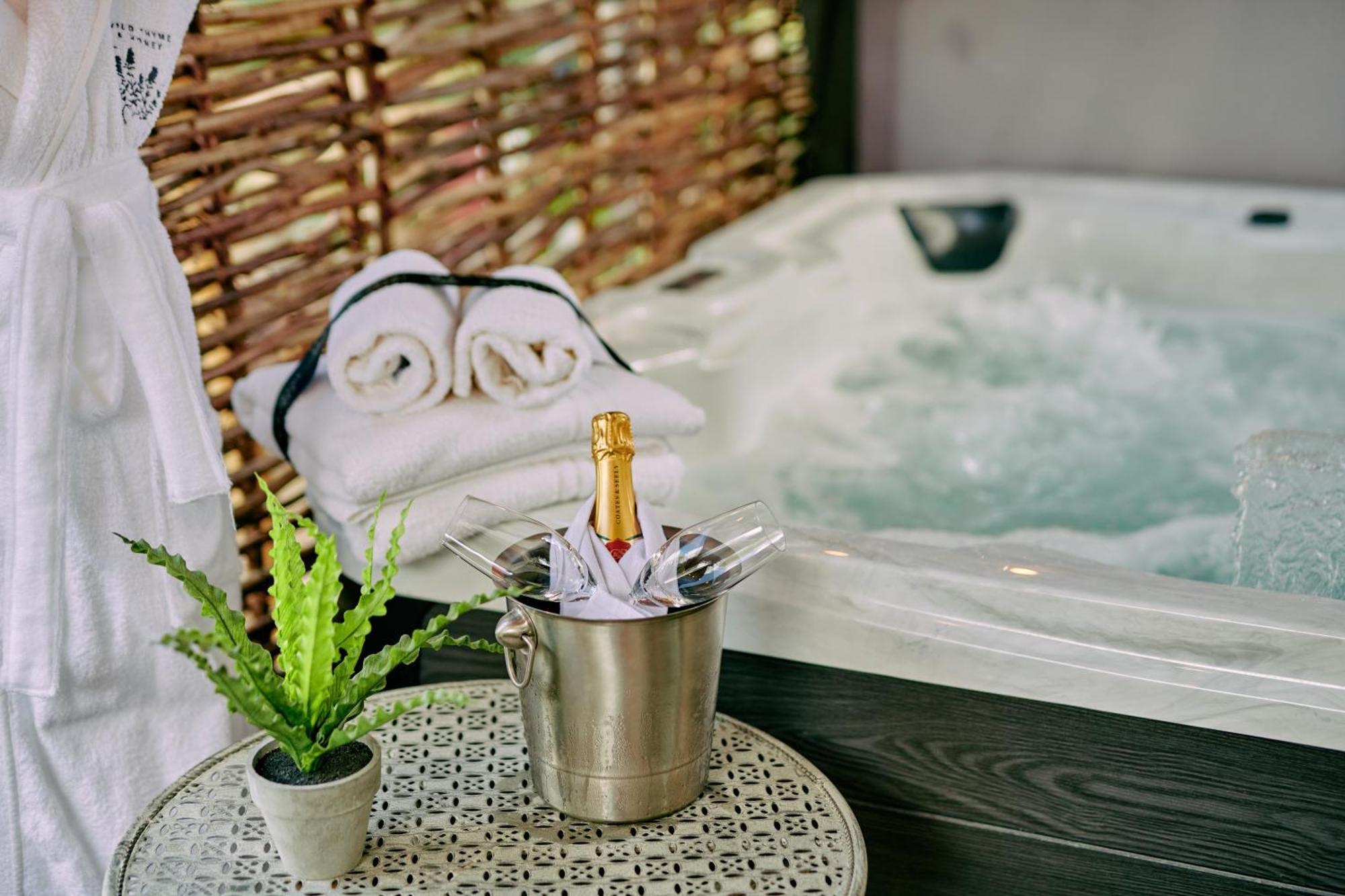 Wild Thyme & Honey - Cirencester-Cotswolds المظهر الخارجي الصورة